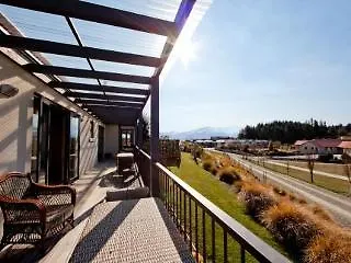 Alpine Peaks 公寓 *